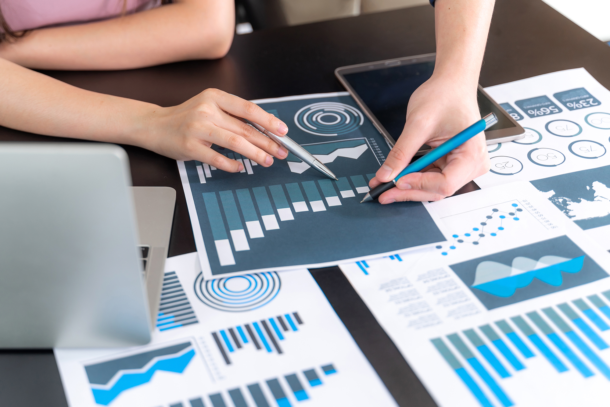 "Fiduprevisora es líder tanto en el tamaño del portafolio como en sus clientes y, durante todo el 2023, fueron los mejores. Tuvo en promedio una calificación de 4,8, es decir, casi 5 alfas. Dentro de las entidades públicas es la que menos riesgo entregó a los inversionistas", acotó Palacios.